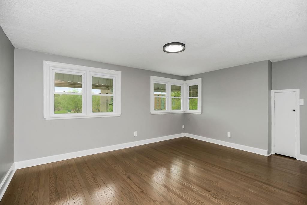845 E 77th Street — photo 39
