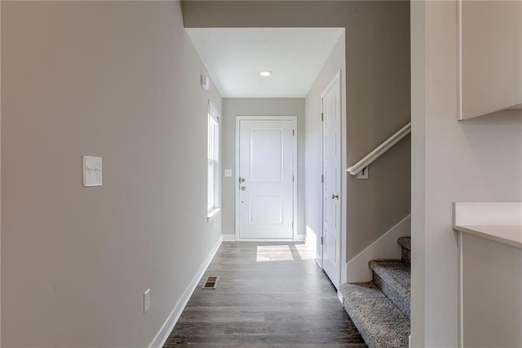 3717 SW Knoxville Court — photo 3