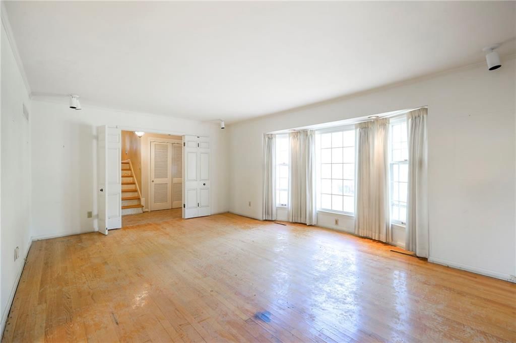 406 W 109th Street — photo 8