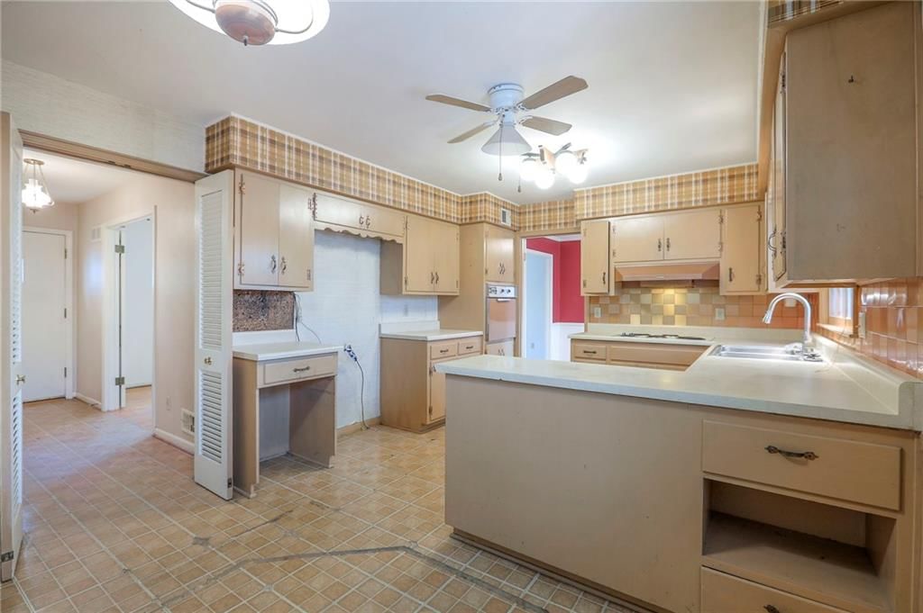 406 W 109th Street — photo 13