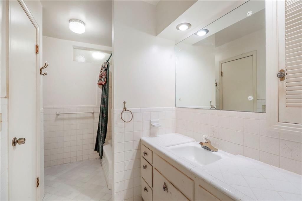 406 W 109th Street — photo 15