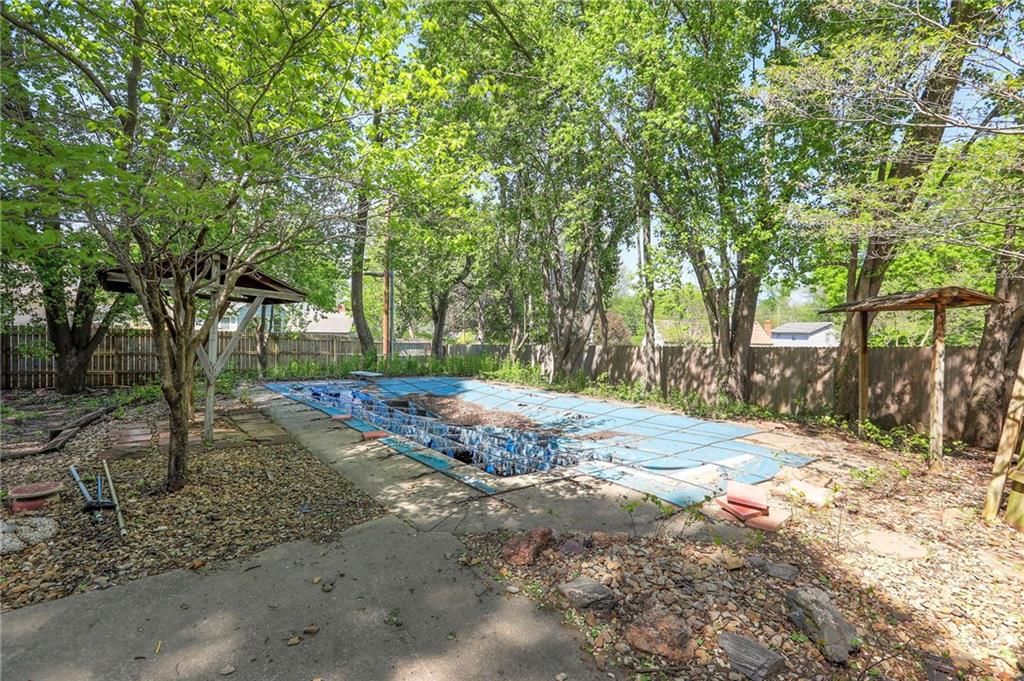 406 W 109th Street — photo 38