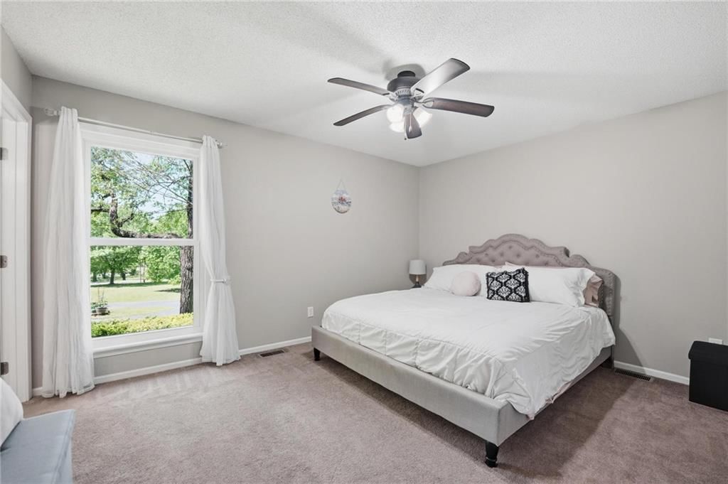 715 Dickinson Road — photo 32