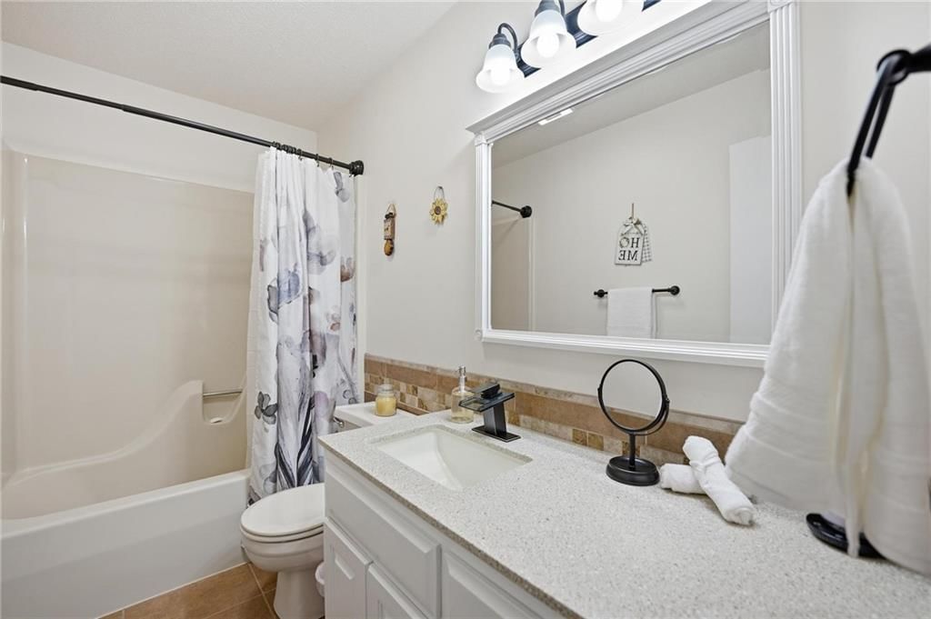 715 Dickinson Road — photo 36