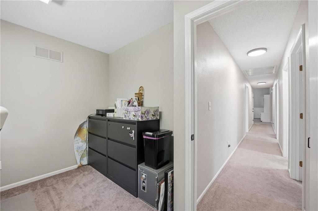 715 Dickinson Road — photo 39