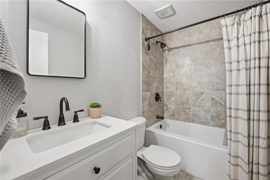 715 Dickinson Road — photo 44