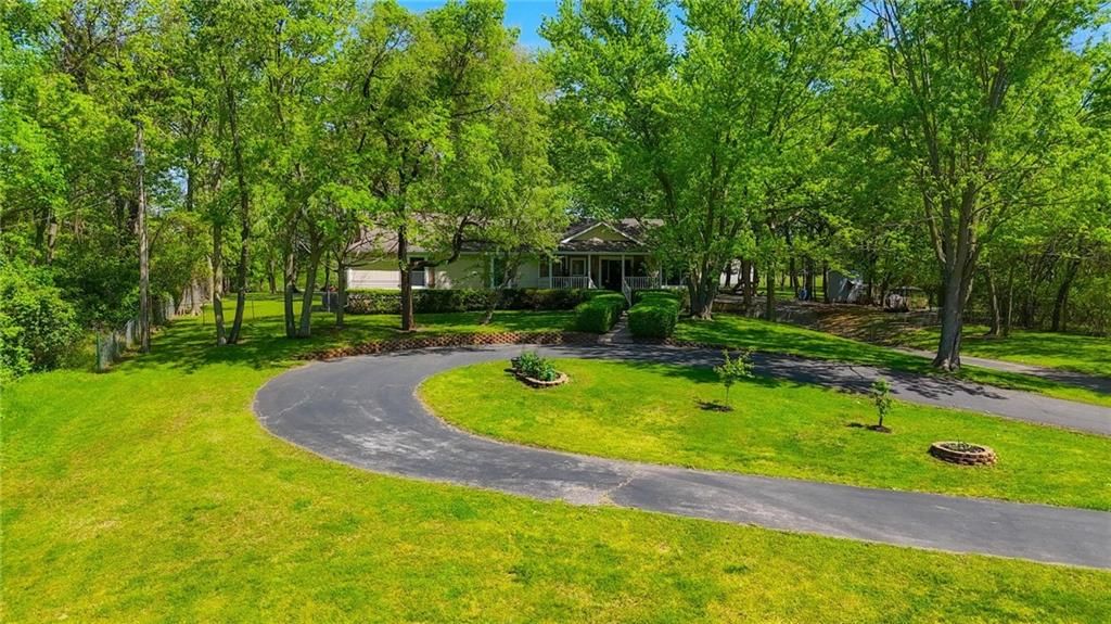 715 Dickinson Road — photo 55