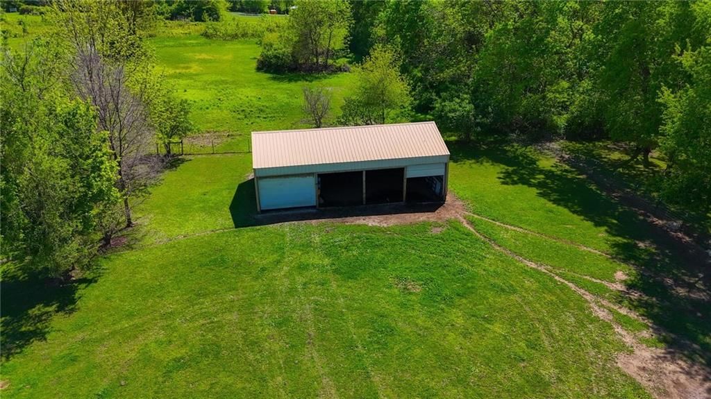 715 Dickinson Road — photo 56
