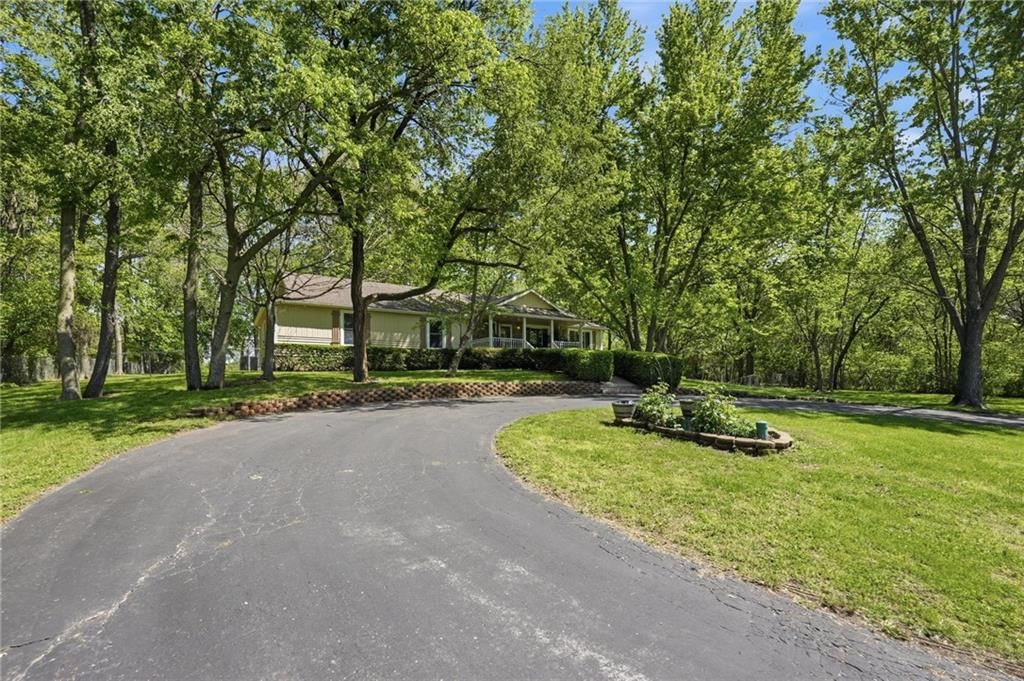 715 Dickinson Road — photo 59