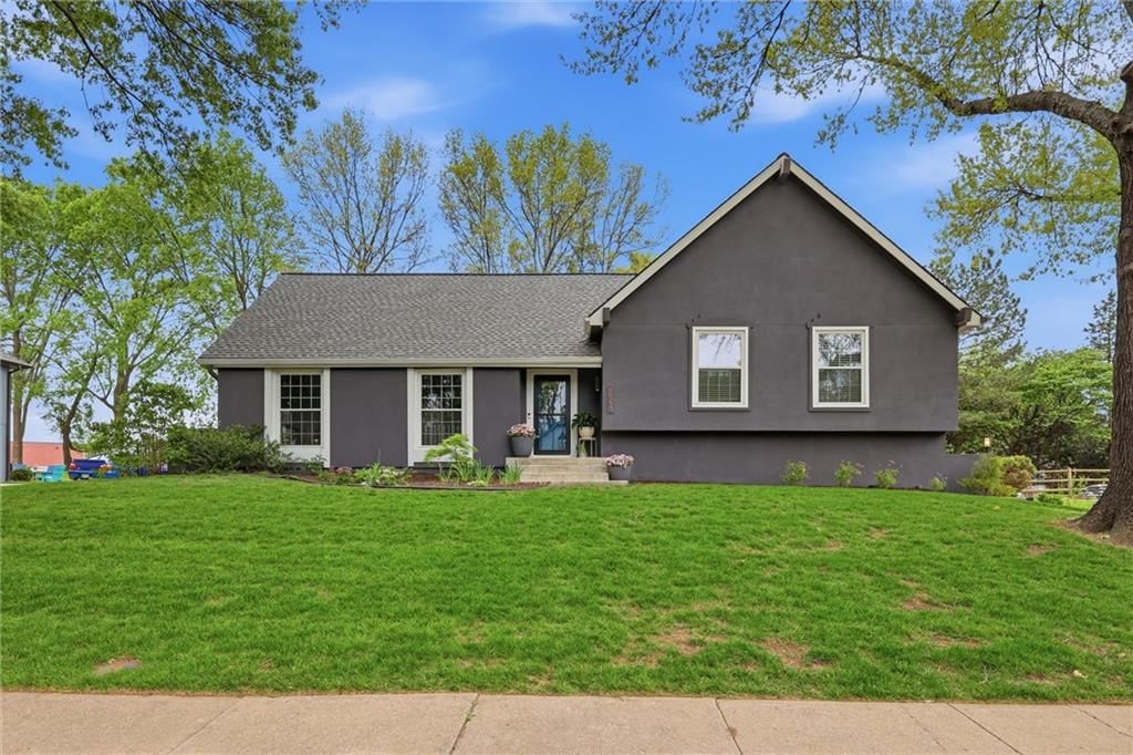 2601 W 121st Street, Leawood, KS