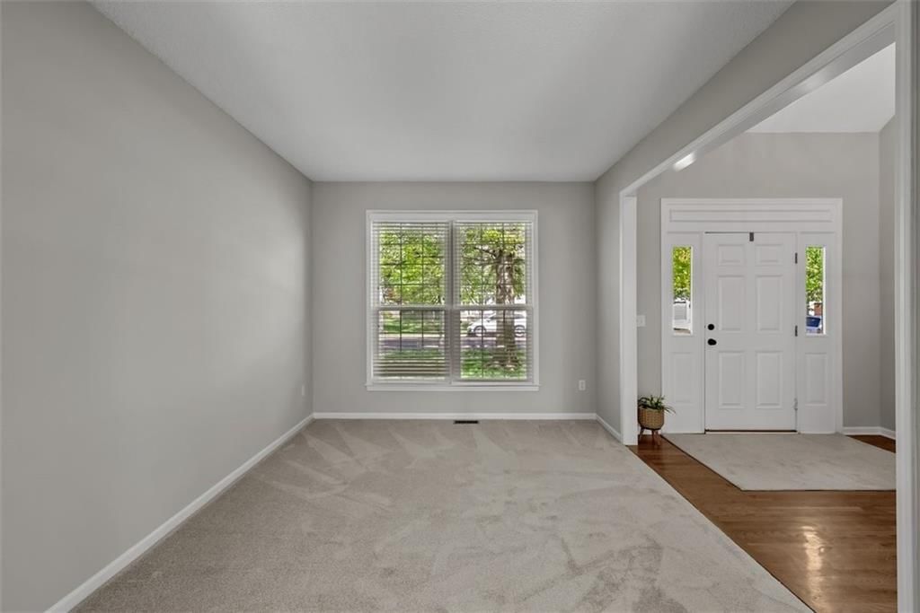 15216 Woodson Street — photo 6
