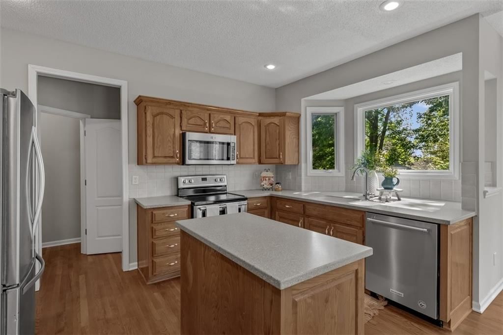 15216 Woodson Street — photo 14