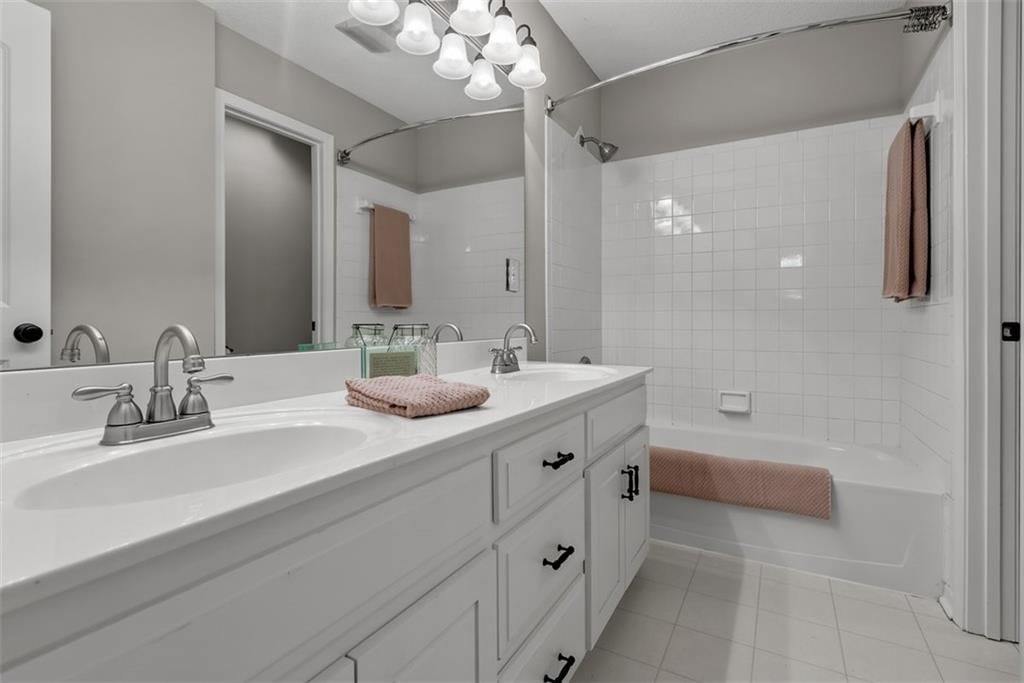 15216 Woodson Street — photo 29
