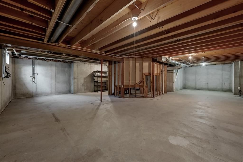 15216 Woodson Street — photo 31