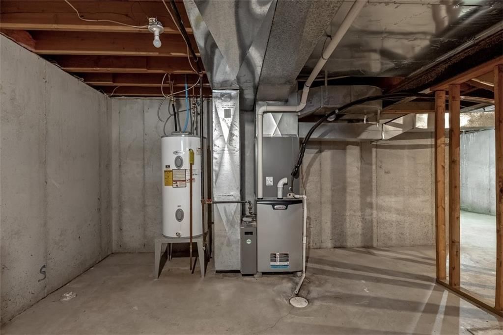 15216 Woodson Street — photo 33