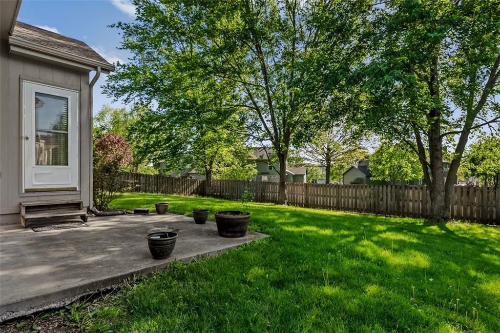 15216 Woodson Street — photo 37
