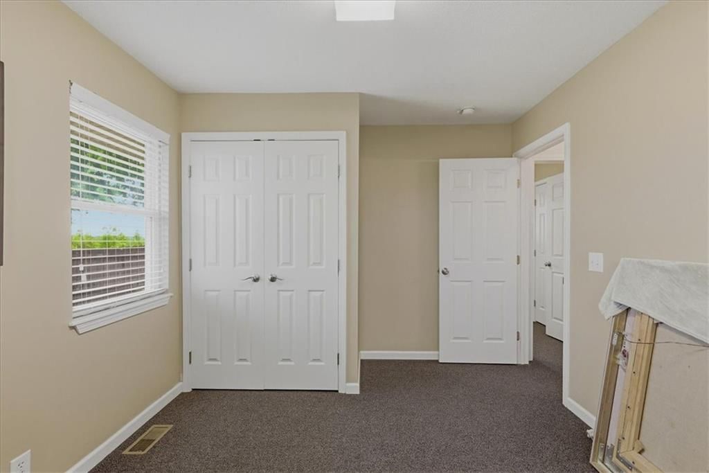 2450 Lowenstein Drive — photo 15