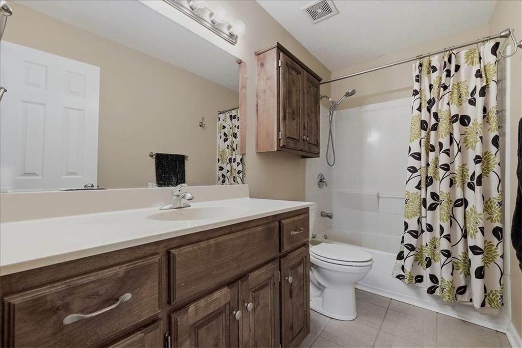2450 Lowenstein Drive — photo 16