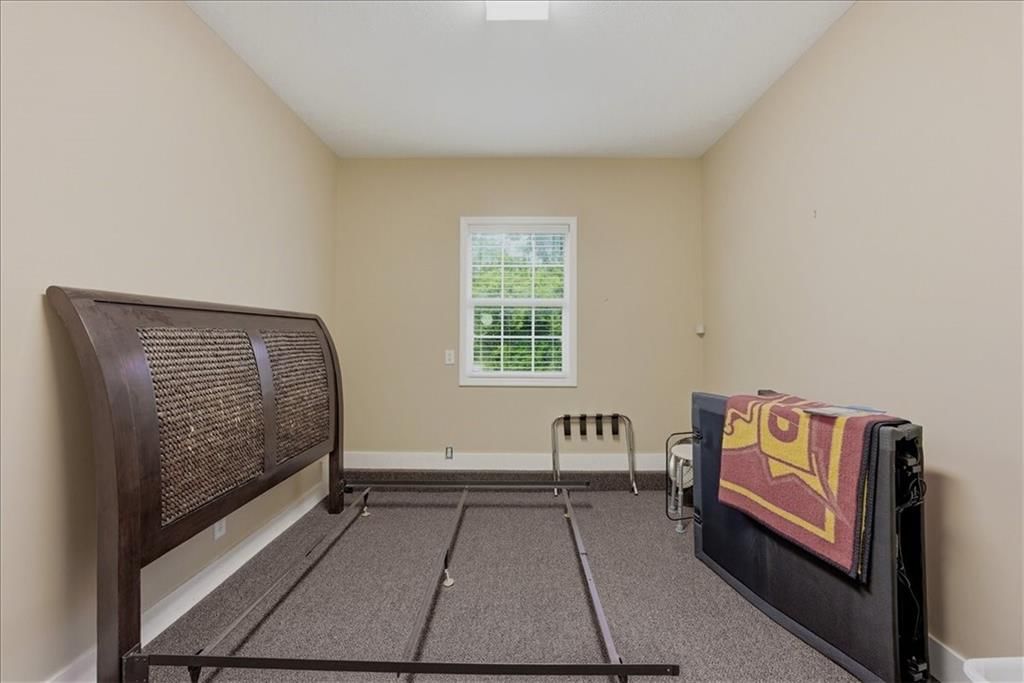 2450 Lowenstein Drive — photo 17