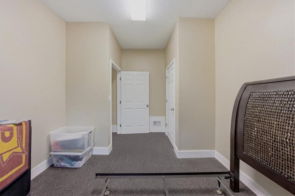 2450 Lowenstein Drive — photo 18
