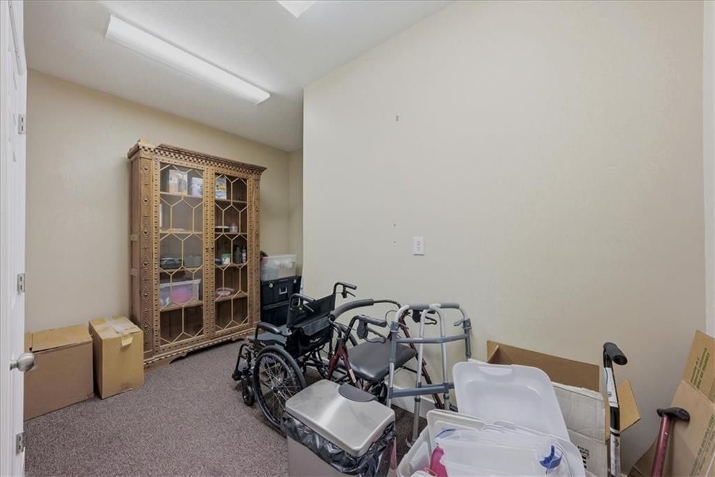 2450 Lowenstein Drive — photo 20