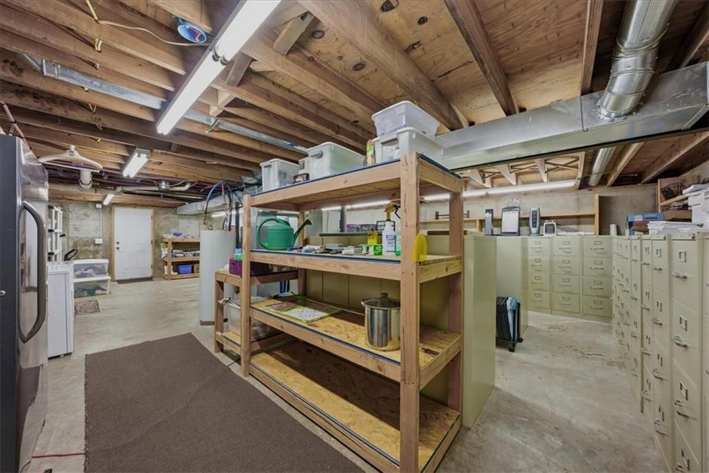 2450 Lowenstein Drive — photo 22