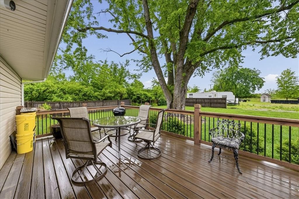 2450 Lowenstein Drive — photo 26