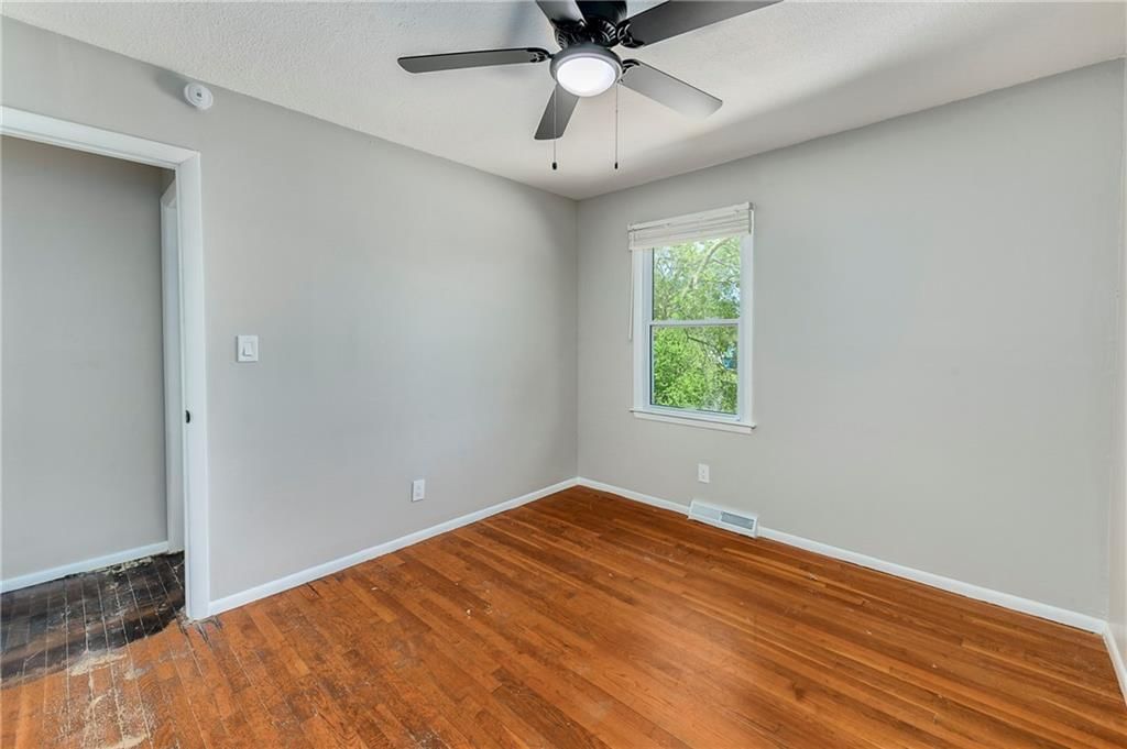 8746 N Troost Avenue — photo 15