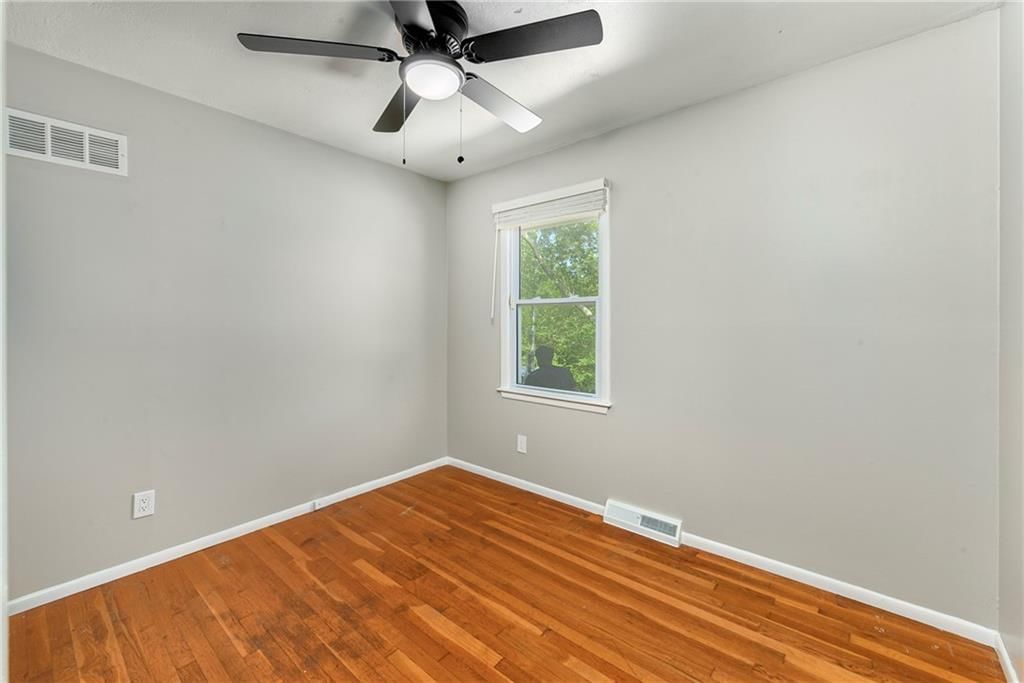 8746 N Troost Avenue — photo 17