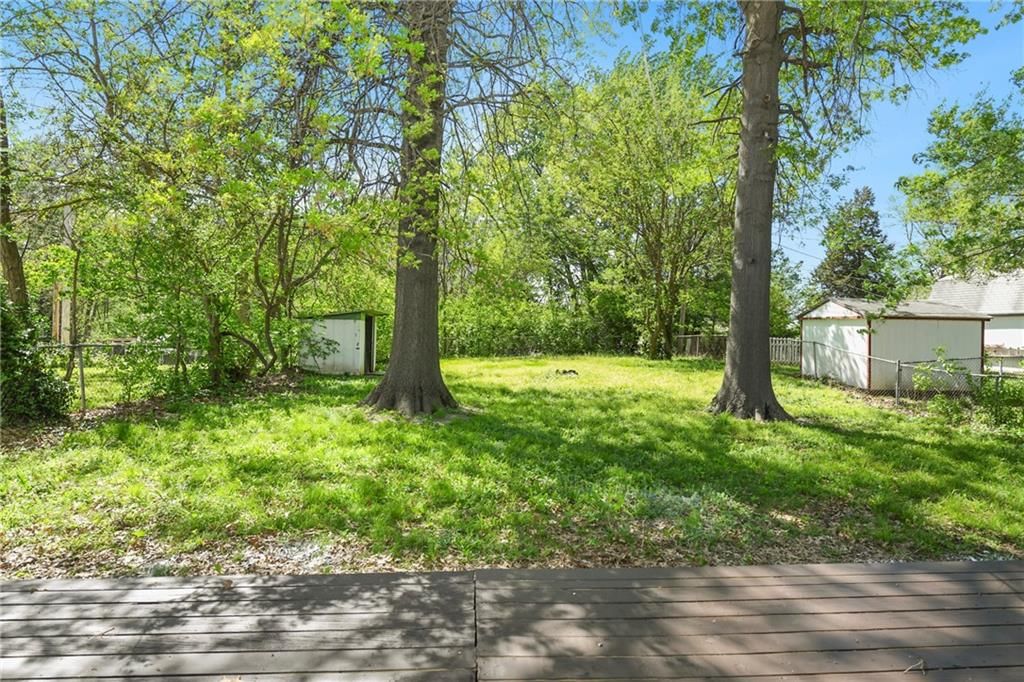 8746 N Troost Avenue — photo 26