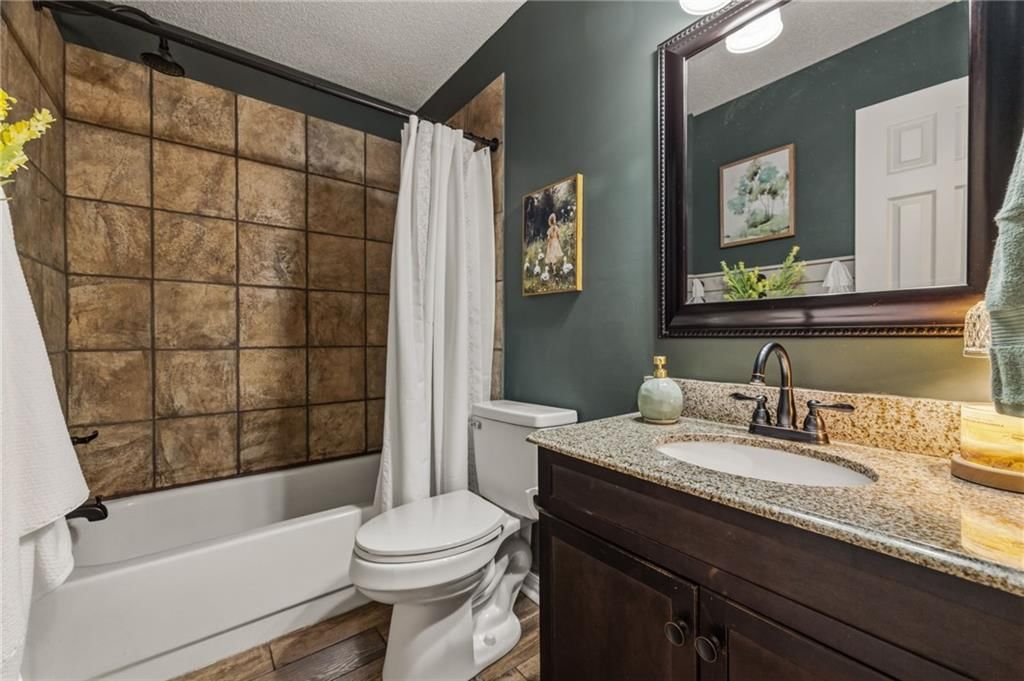 1712 Welleslay Lane — photo 8