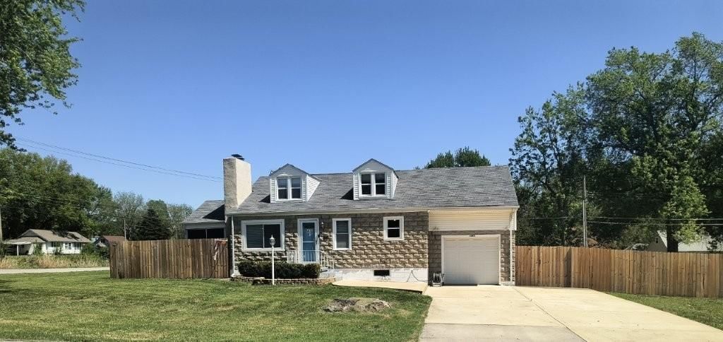 1005 S Forest Avenue — photo 4
