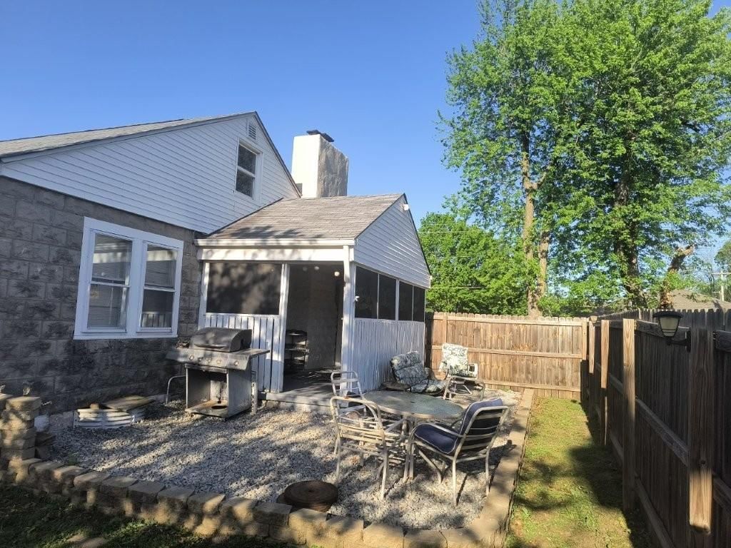 1005 S Forest Avenue — photo 5