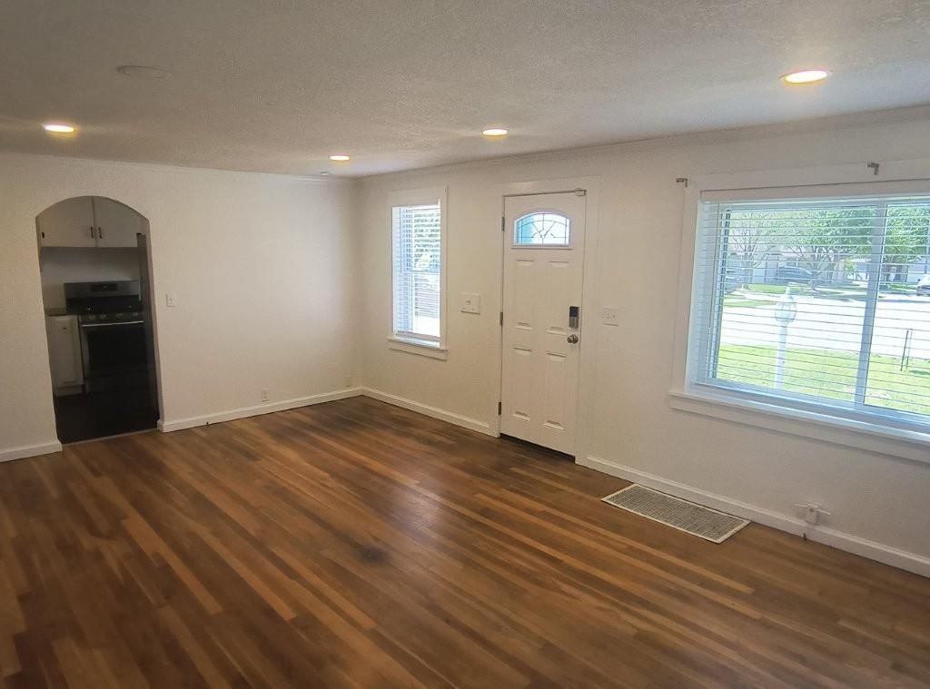 1005 S Forest Avenue — photo 8