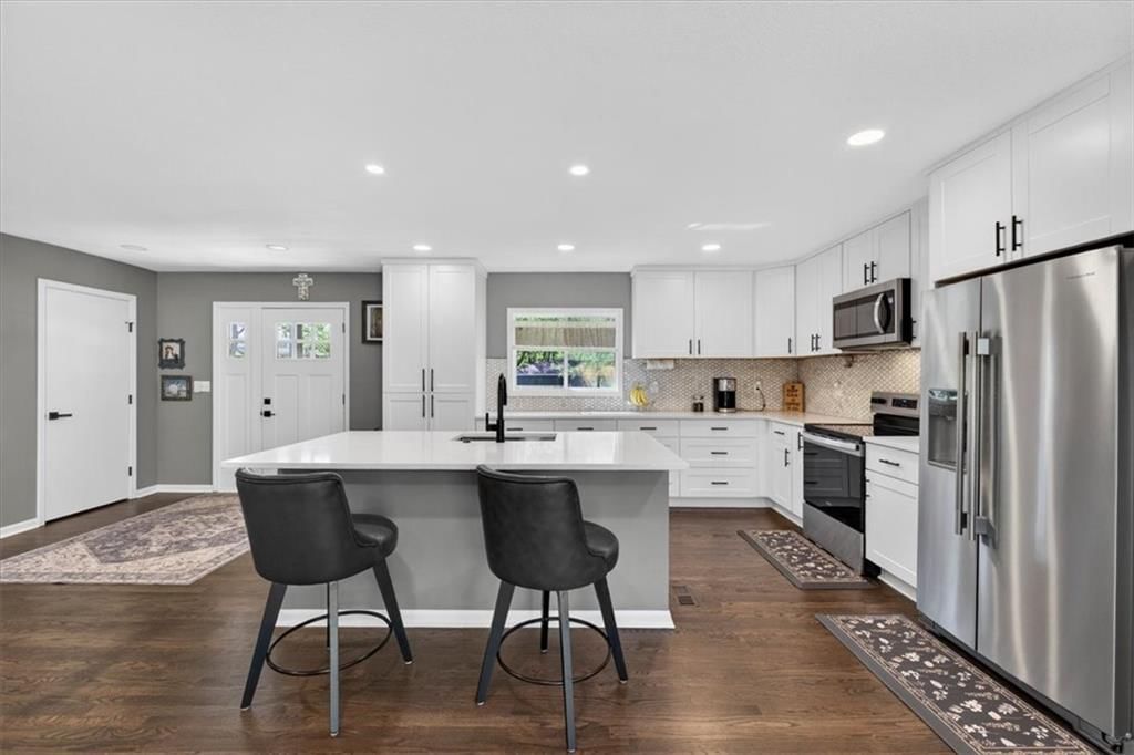 7810 NW Bluegrass Drive — photo 10