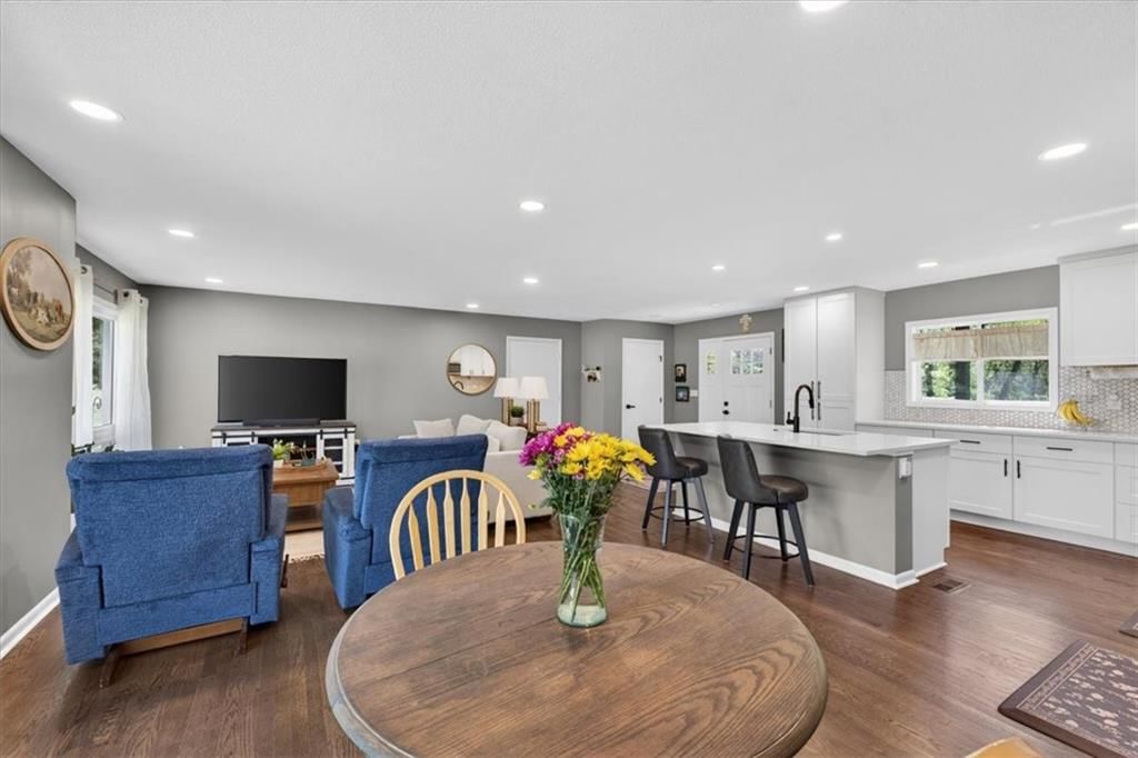 7810 NW Bluegrass Drive — photo 12