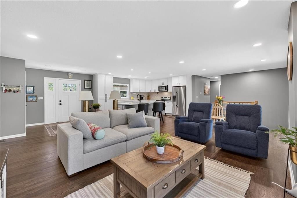 7810 NW Bluegrass Drive — photo 17