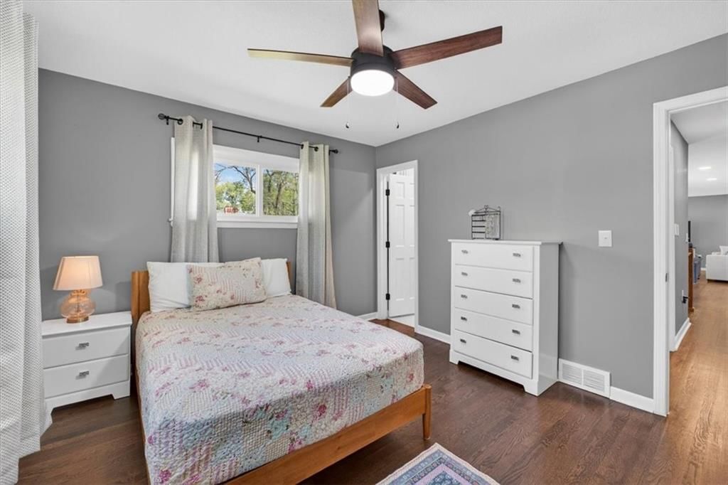 7810 NW Bluegrass Drive — photo 23