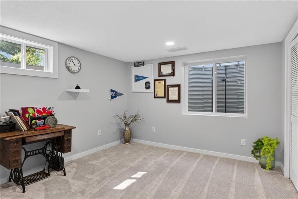 7810 NW Bluegrass Drive — photo 32