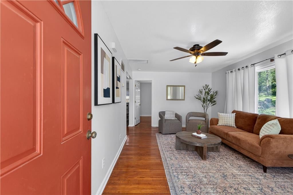 2800 Russell Road — photo 3