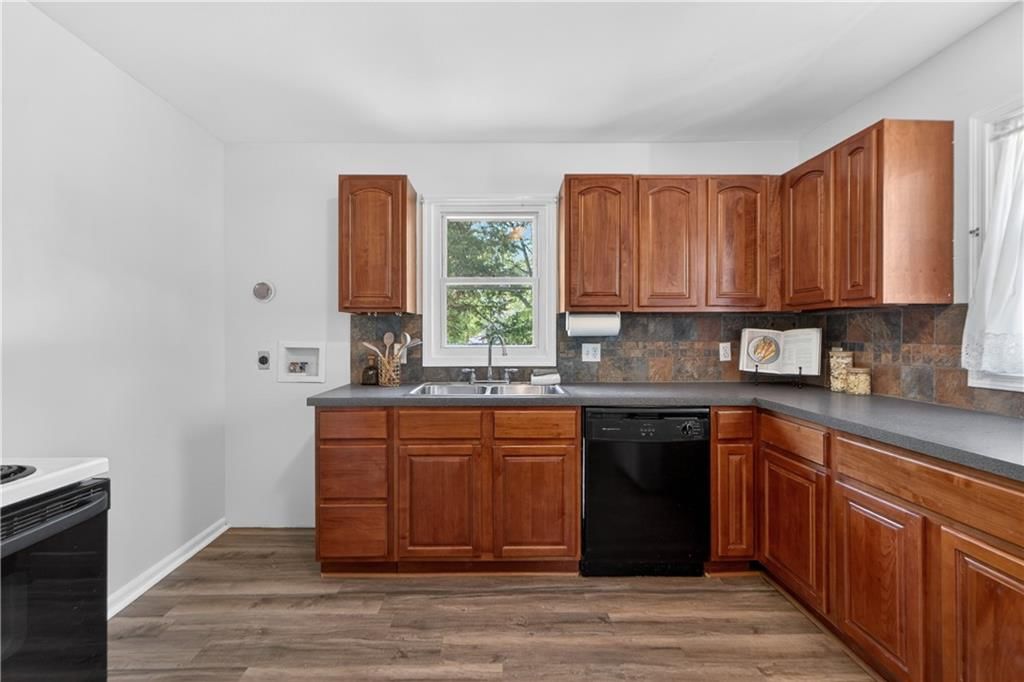 2800 Russell Road — photo 9