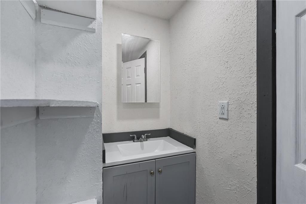 810 S Woodland Avenue — photo 18
