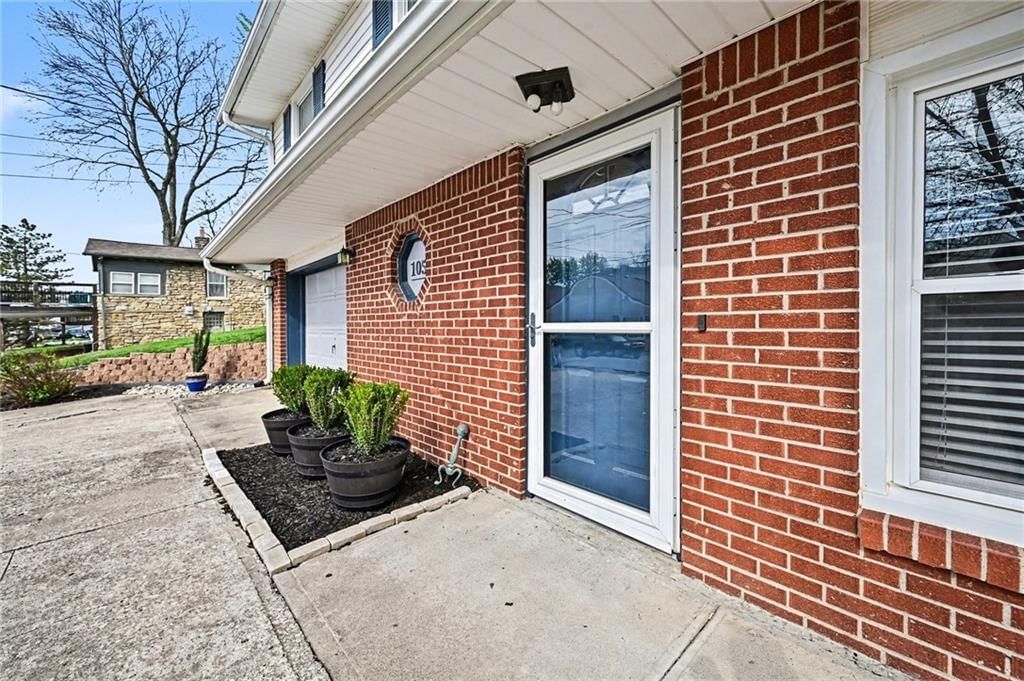 105 BEACH Drive — photo 5