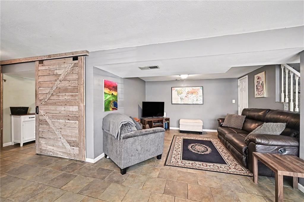 105 BEACH Drive — photo 7