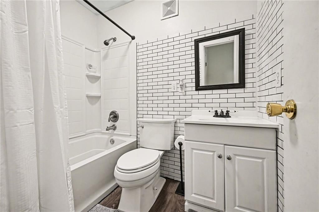 105 BEACH Drive — photo 23