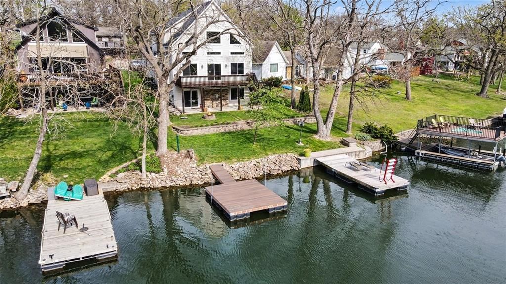 105 BEACH Drive — photo 27