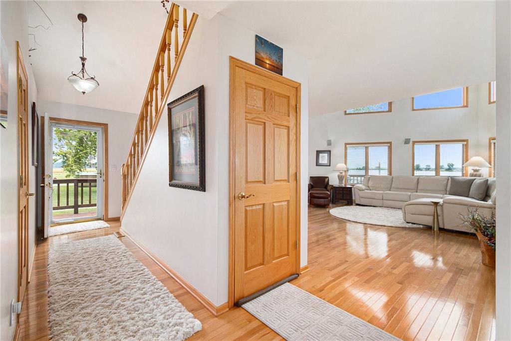 512 Lake Shore Drive — photo 6