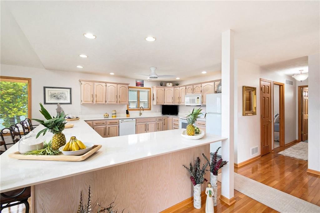 512 Lake Shore Drive — photo 14