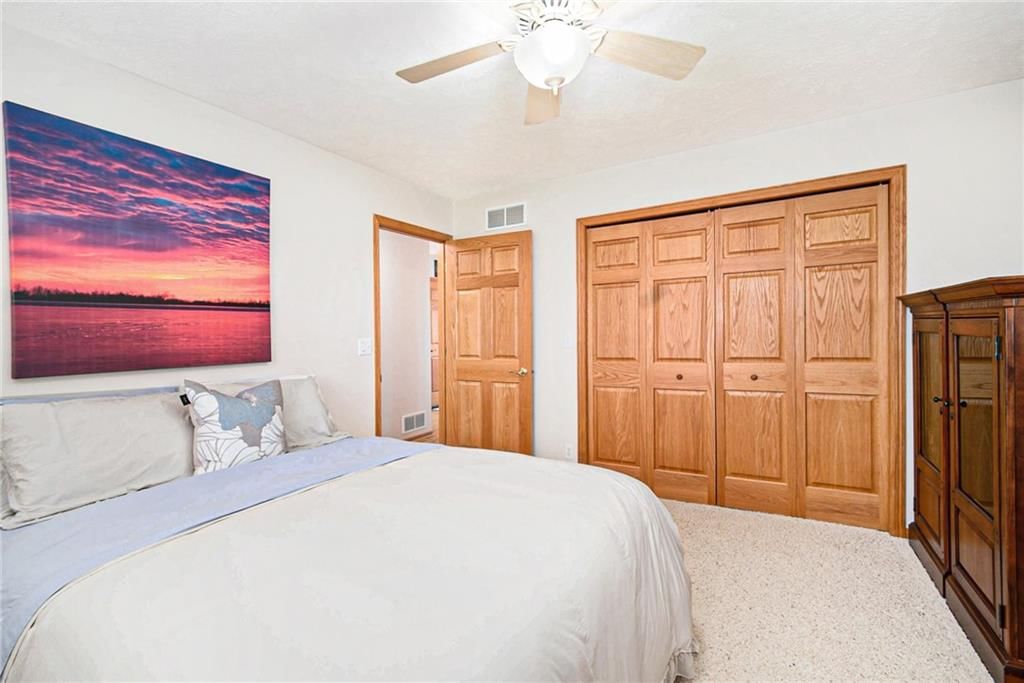 512 Lake Shore Drive — photo 23