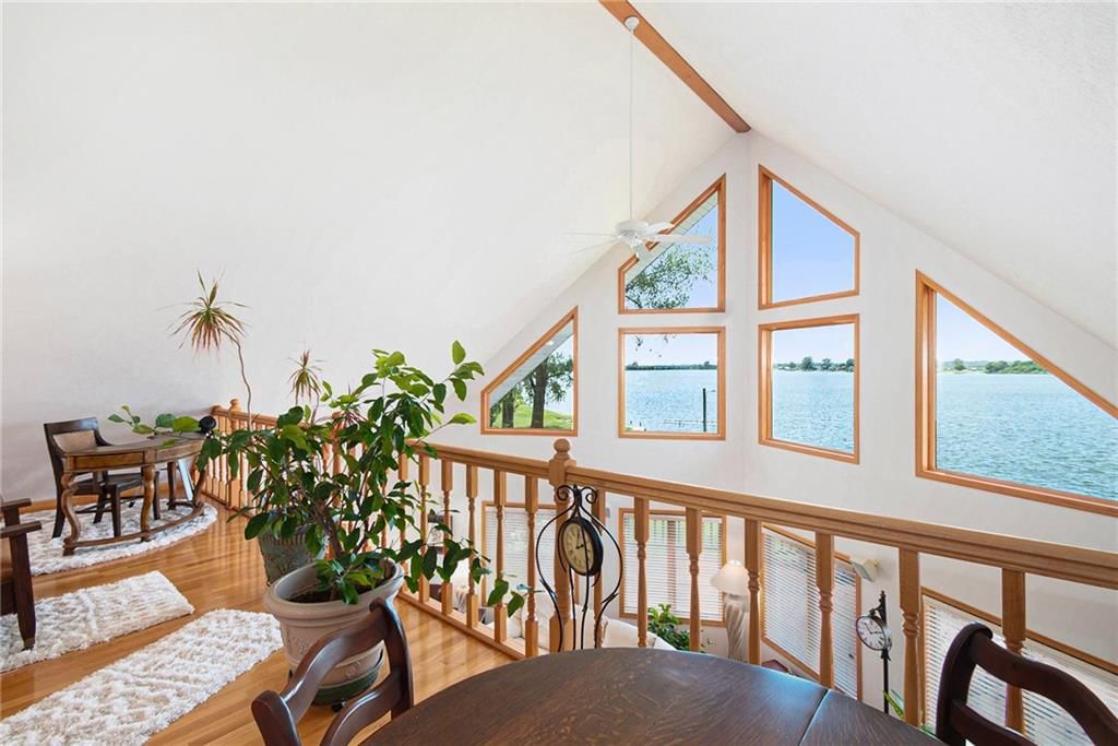 512 Lake Shore Drive — photo 28
